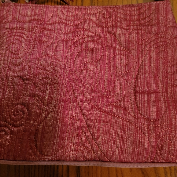 Donna Sharp pink quilted crossbody bag, NEW - Picture 9 of 9